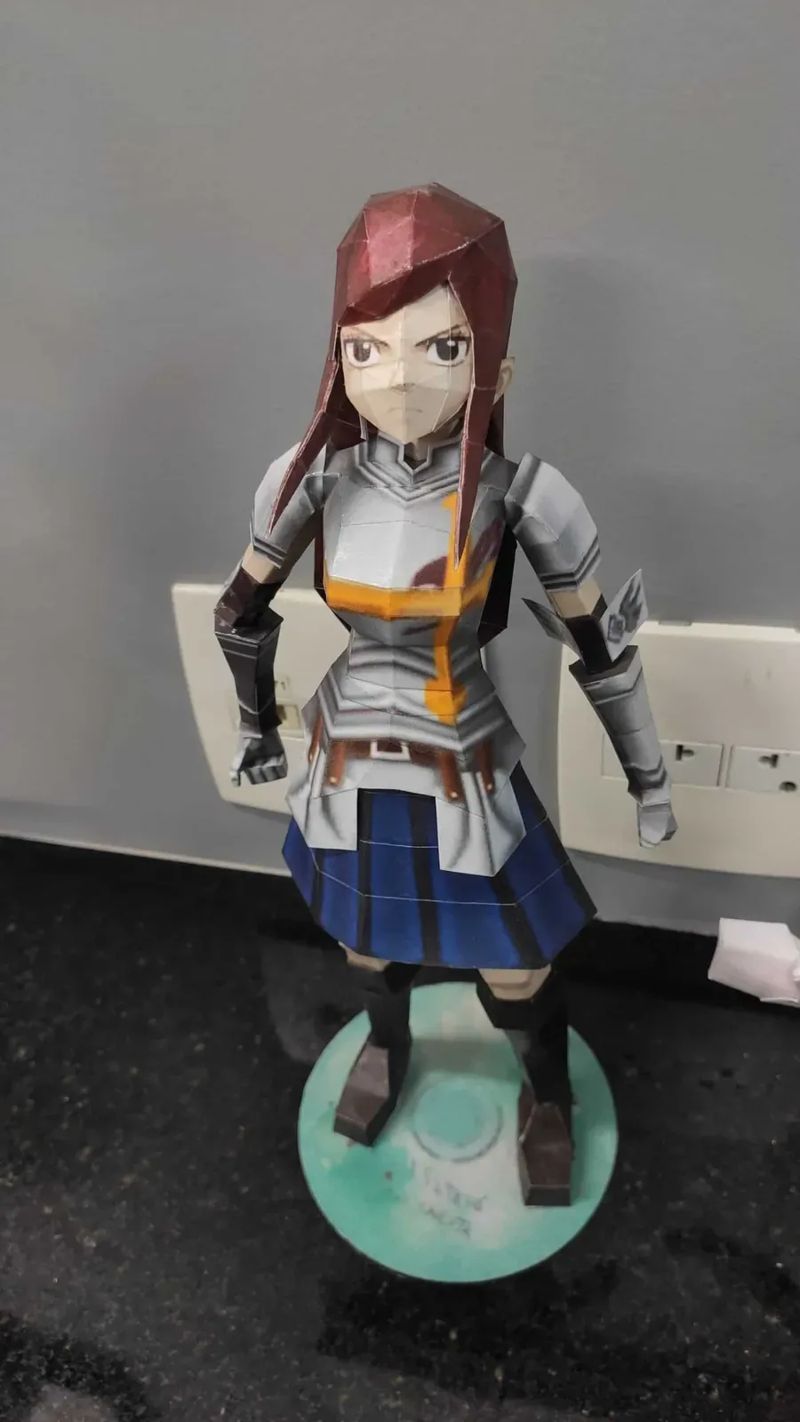 Obra Erza Scarlat de Wendel Gustavo De Oliveira Silva (PaperArts), Paper craft e impressão em papel 250g, 2019