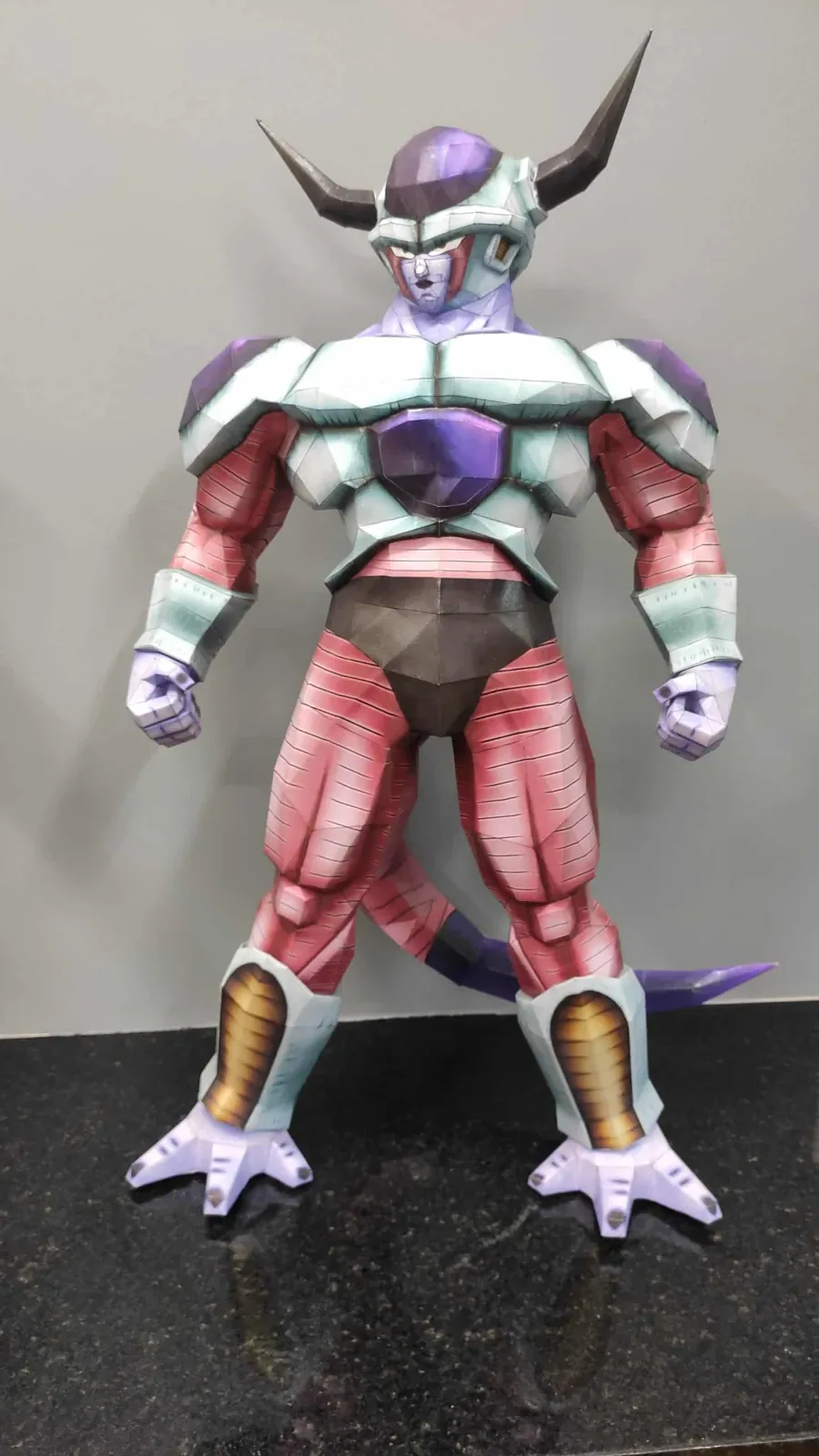 Obra Freeza v02 de PaperArts - Wendel Gustavo De Oliveira Silva, Paper craft e impressão em papel 250g, 2019